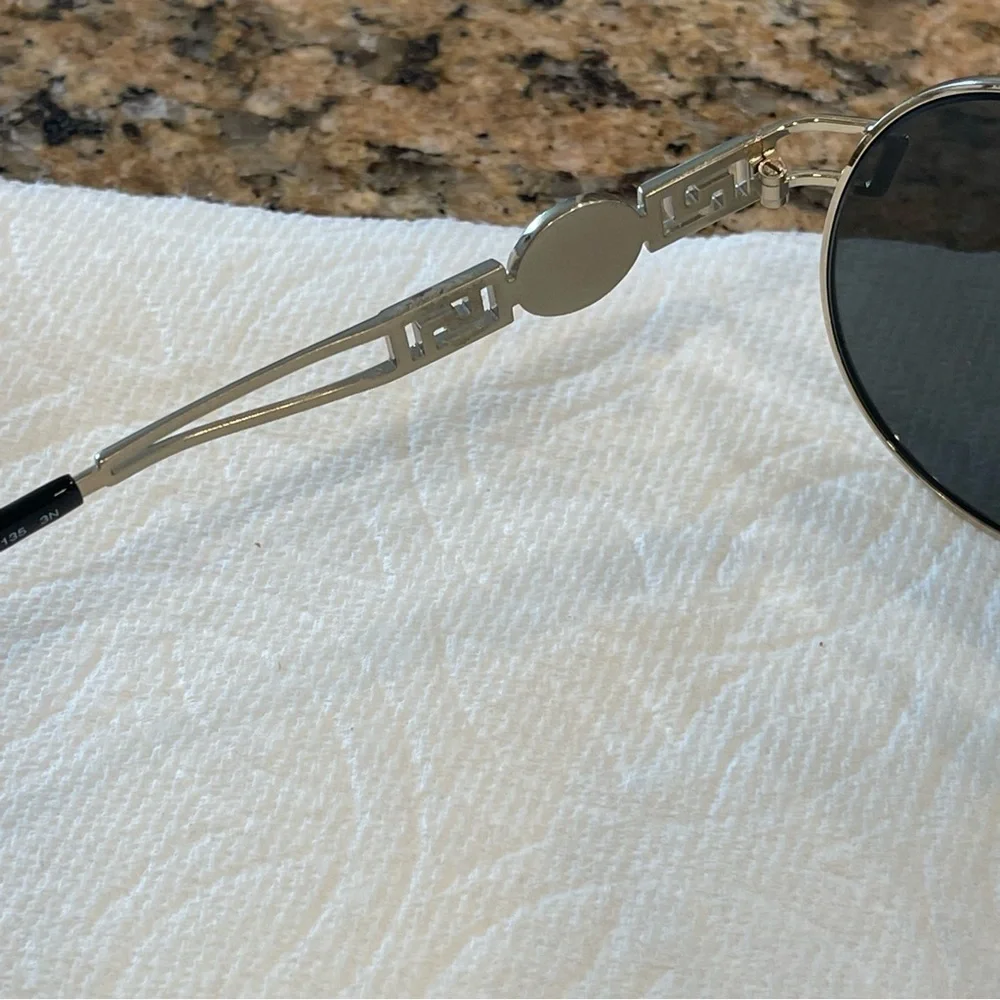 EUC authentic Versace womens sunglasses pilot aviator gold Medusa metal​